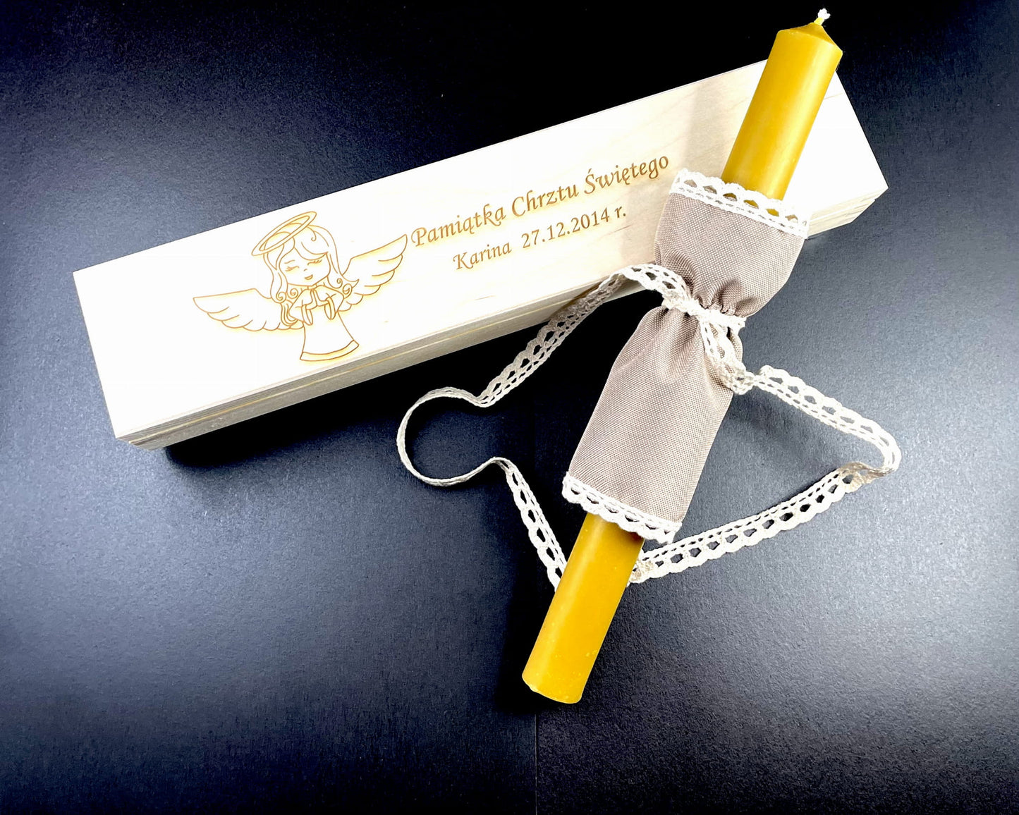 Personalizowane Drewniane Pudełko na Świecę do Chrztu z gromnica